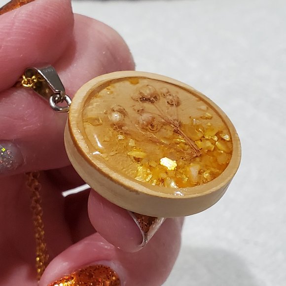 Dried Flower Boho Necklace Resin Disk Pendant Handmade New 18 inch chain NWOT - Picture 9 of 11